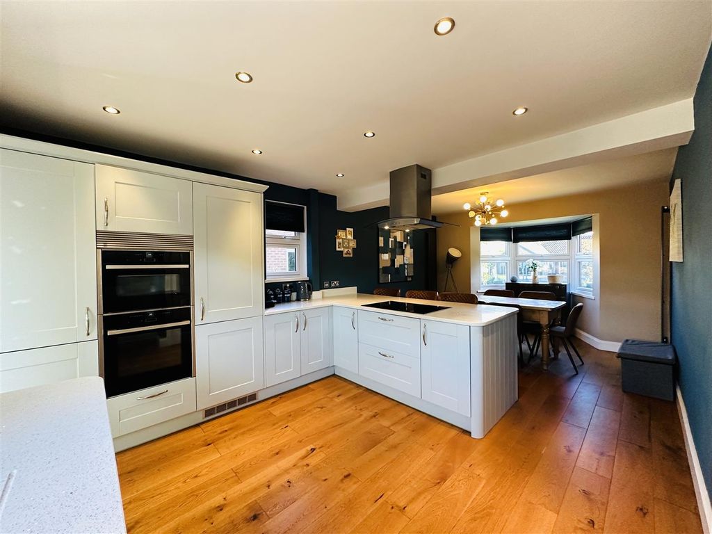 Property photo 2 of 27 Kitchen Diner