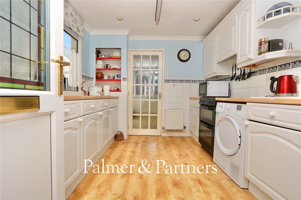 Property photo 3 of 25 Picture No. 06