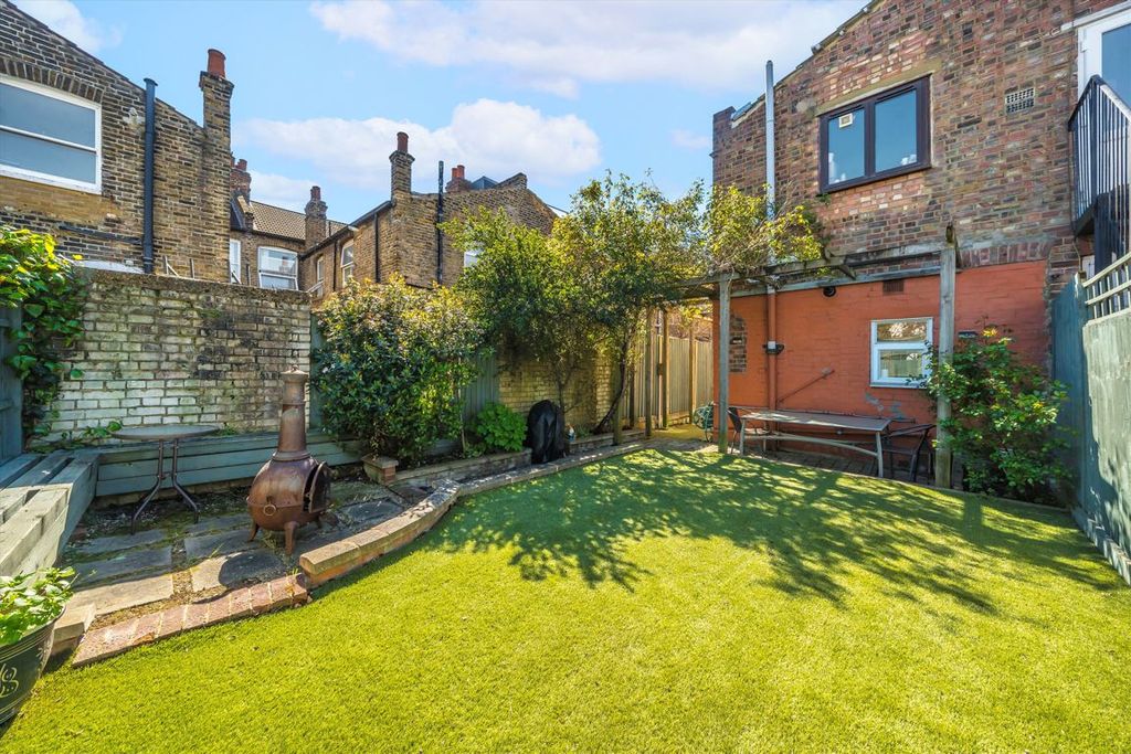 Property photo 2 of 9