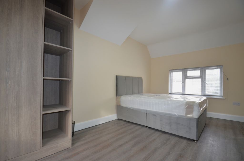 Property photo 1 of 3 Bedroom 1