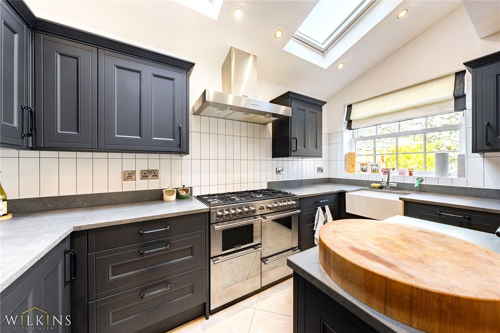 Property photo 3 of 45 Picture No. 84