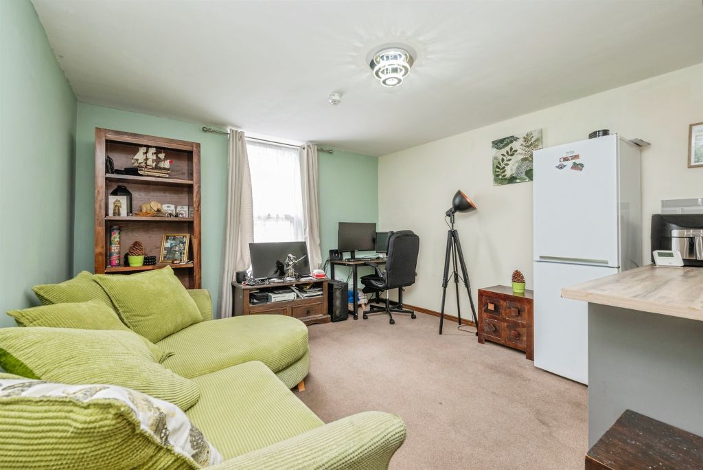 Property photo 3 of 13