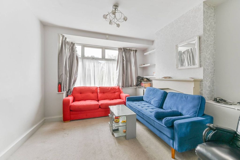Property photo 3 of 16