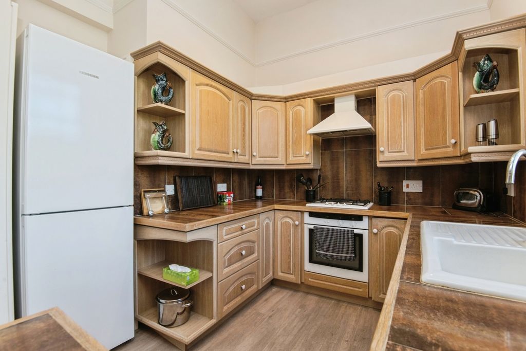 Property photo 2 of 16 Photo
