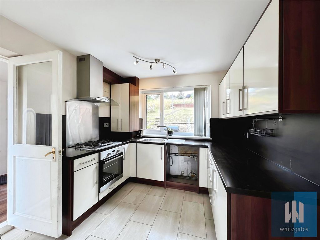 Property photo 3 of 16 Picture No. 28