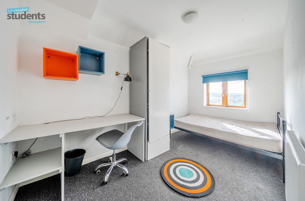 Property photo 3 of 12 0A5456c7-B706-46d...