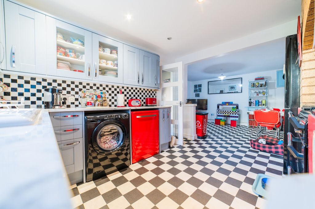 Property photo 3 of 35 Award-Winning Media Team On Every Listing_10