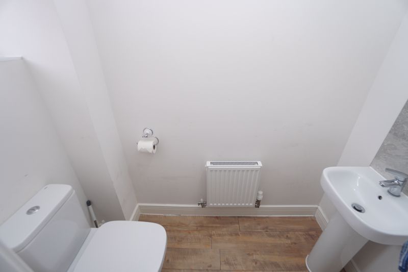 Property photo 3 of 12 Photo 8