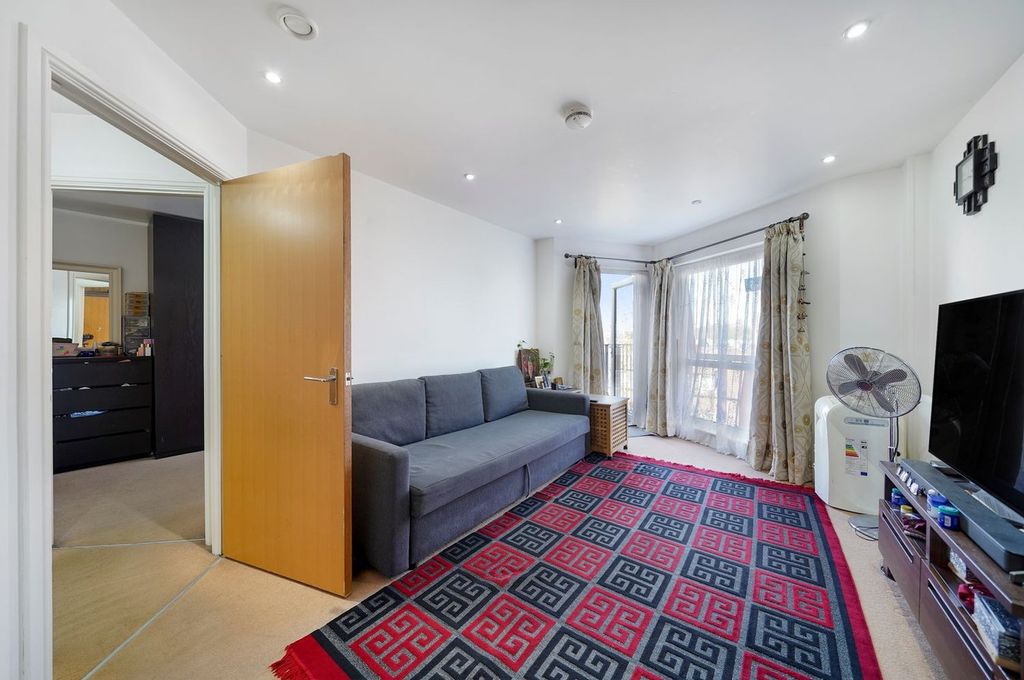 Property photo 3 of 15