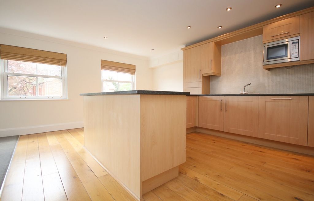 Property photo 2 of 9 Kitchen