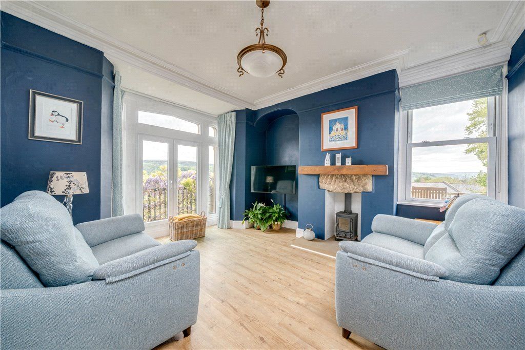 Property photo 2 of 33 Sitting Room