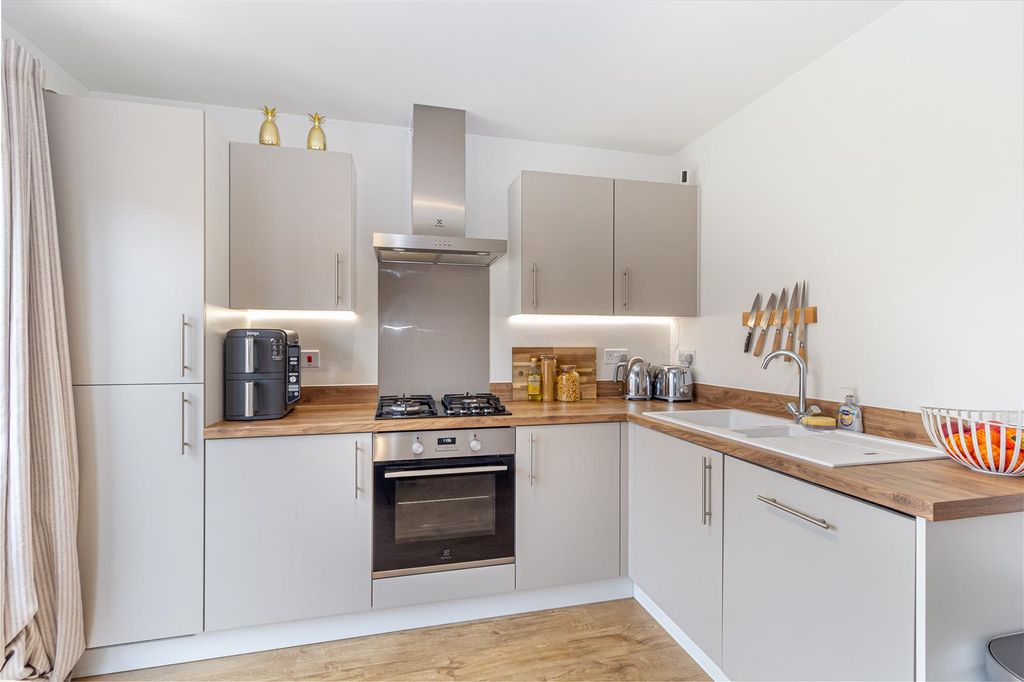Property photo 3 of 14 Kitchen-2.Jpg