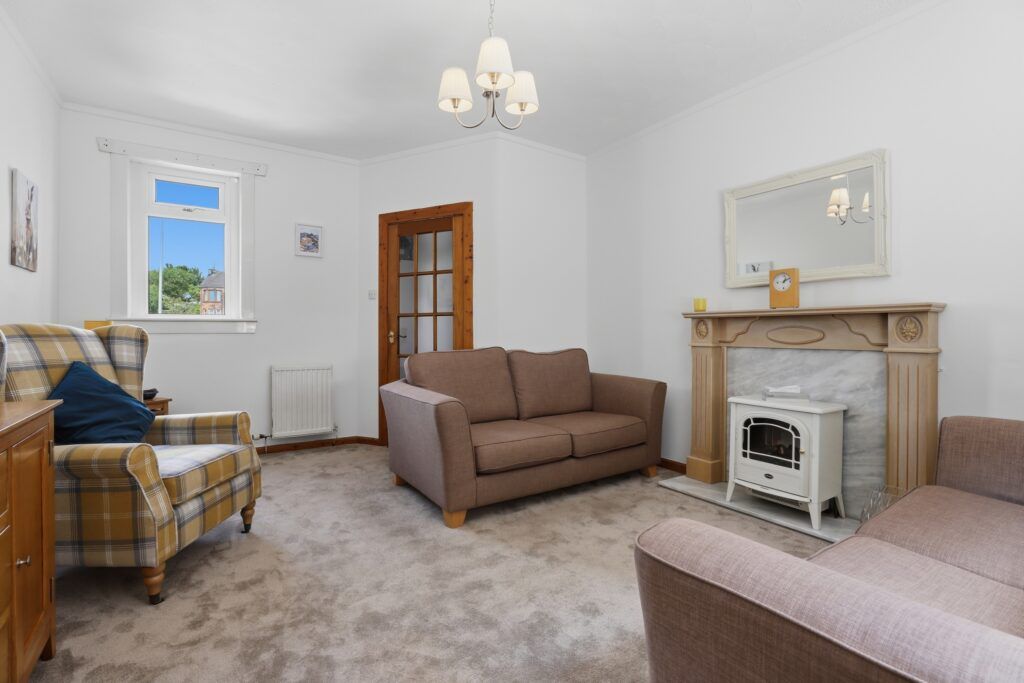Additional image 4 of 3 bed flat for saleSt Helena Crescent, Hardgate G81