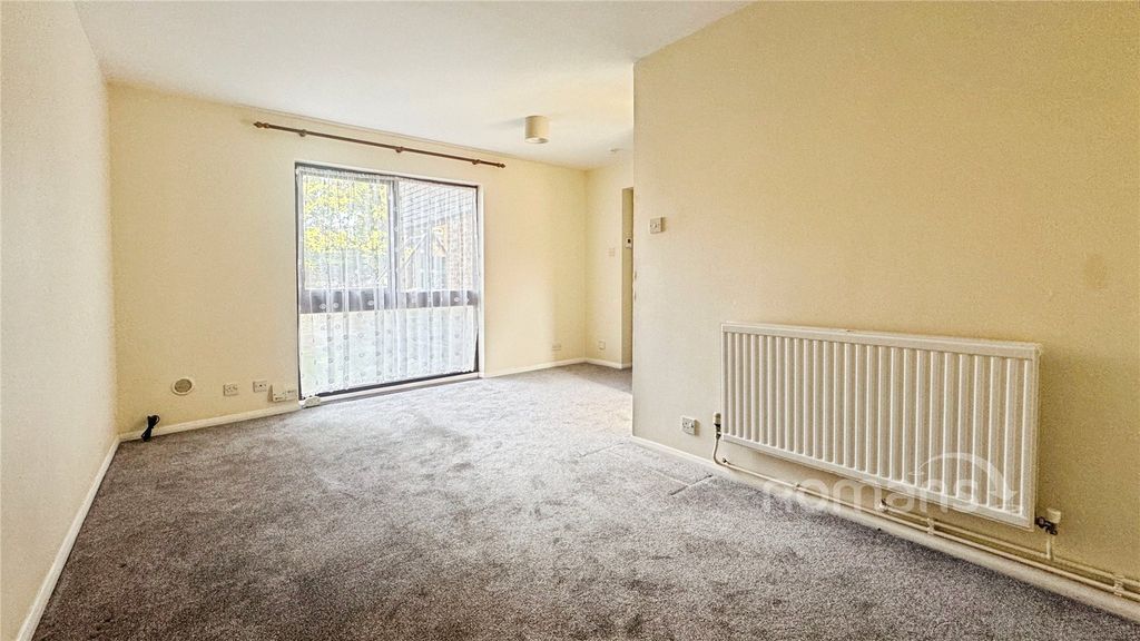 Property photo 2 of 7 Living Room