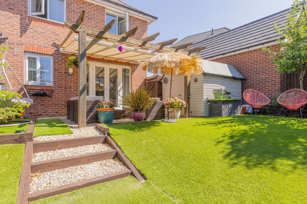 Property photo 2 of 35
