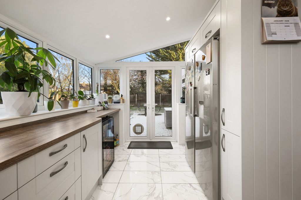 Property photo 3 of 23