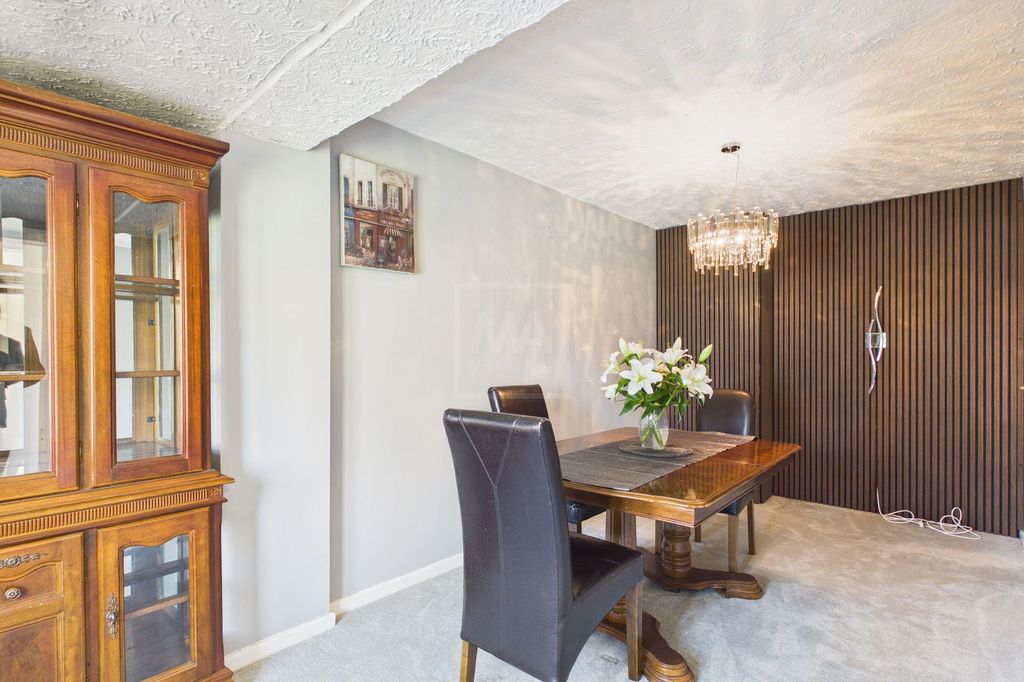 Property photo 3 of 18 Dining Room