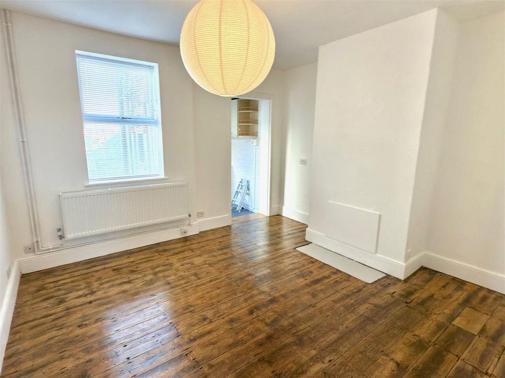 Property photo 3 of 9 Dining Room.Jpg