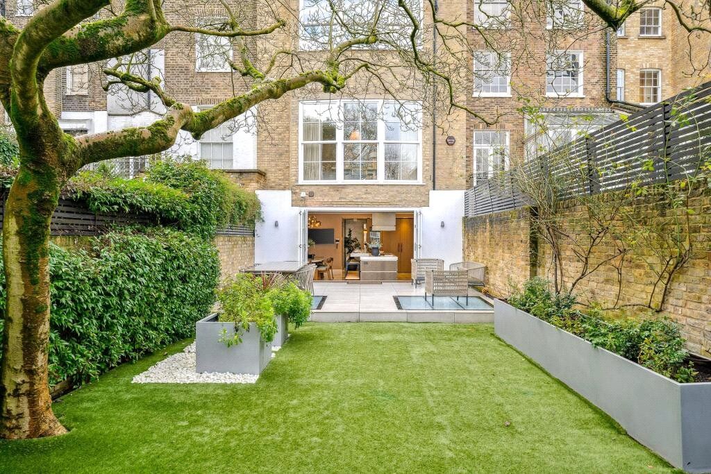 Property photo 3 of 16 Garden