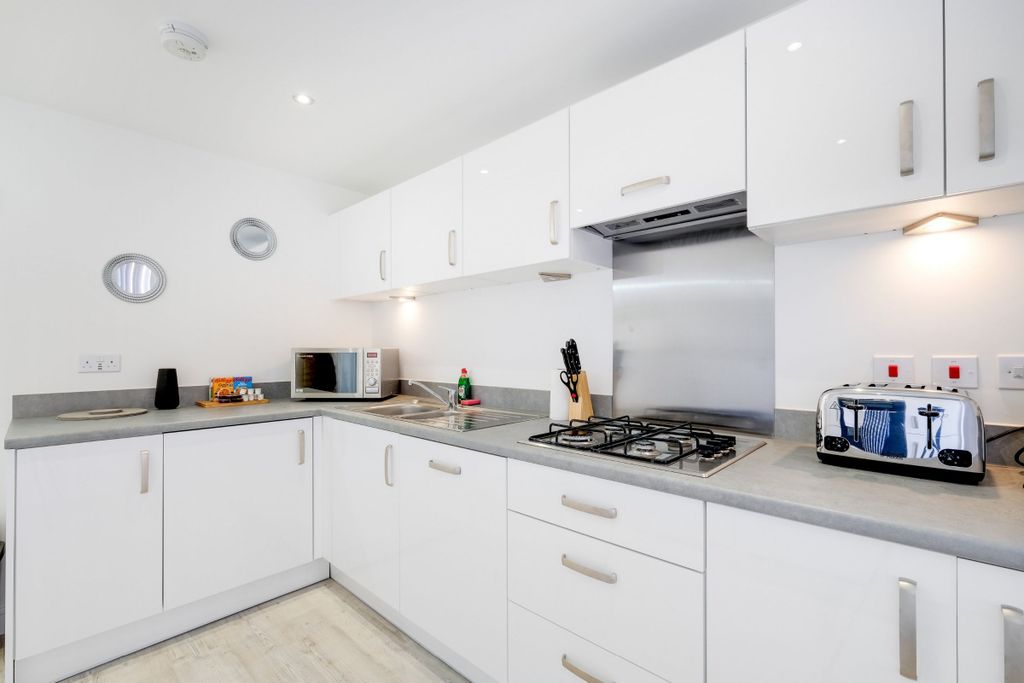 Property photo 2 of 50