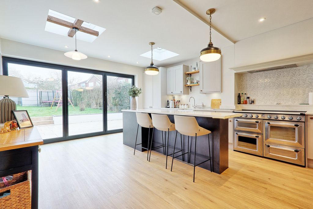 Property photo 2 of 42