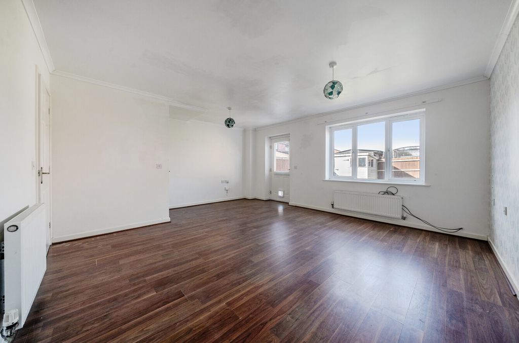 Property photo 2 of 13 1256093 (2)