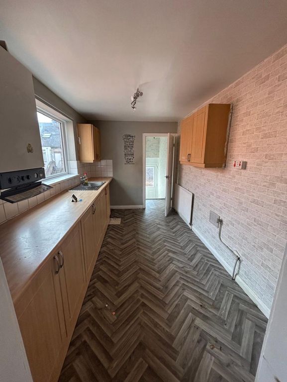 Property photo 2 of 5 Kitchen