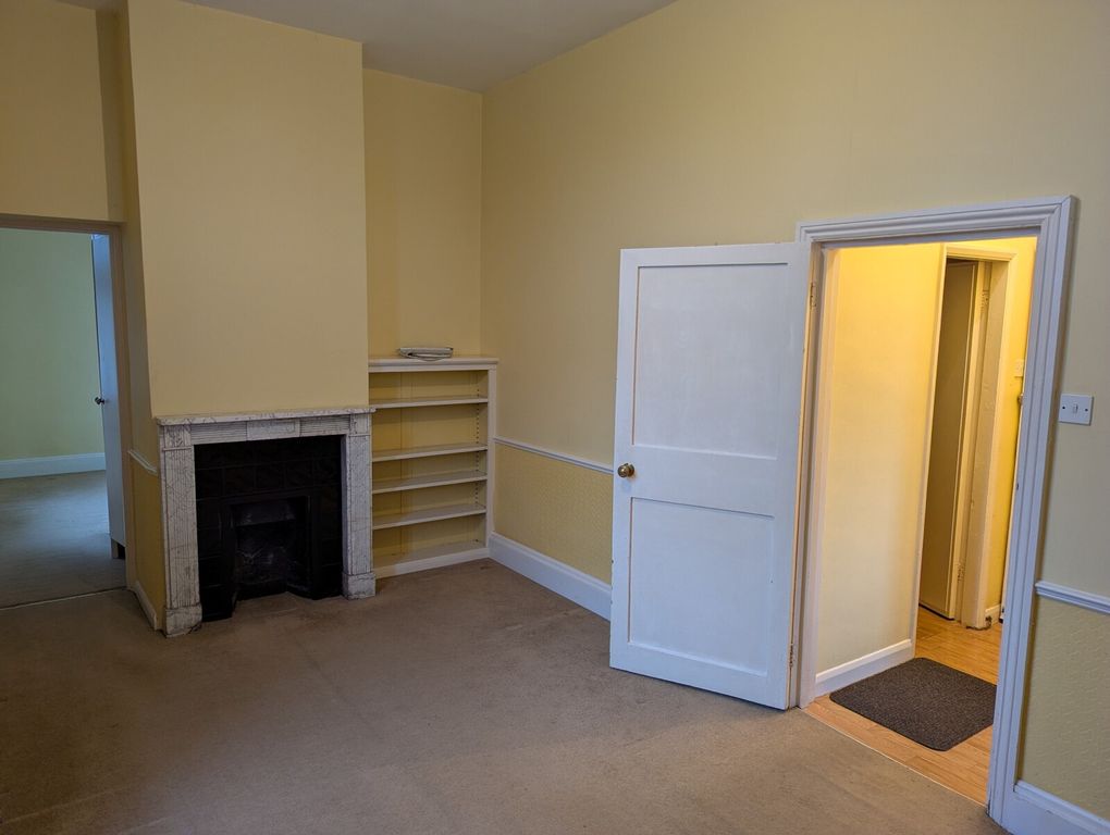 Property photo 2 of 5 Picture No. 12