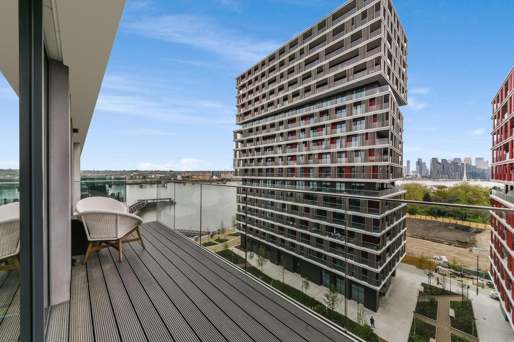 Property photo 3 of 11