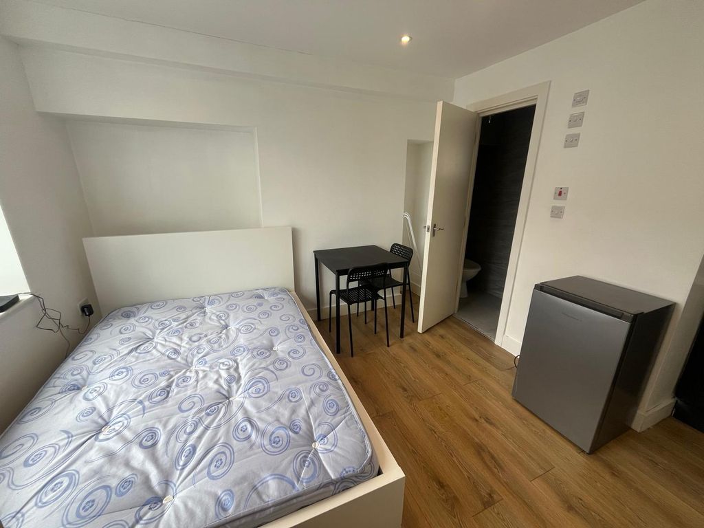 Property photo 1 of 3