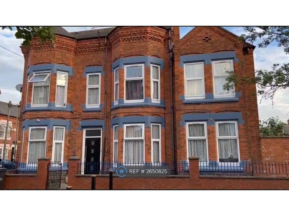 Property photo 1 of 21 The 6 Bed 6 Ensuite House