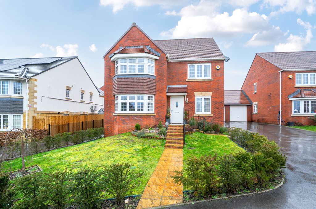 Property photo 1 of 18 Front