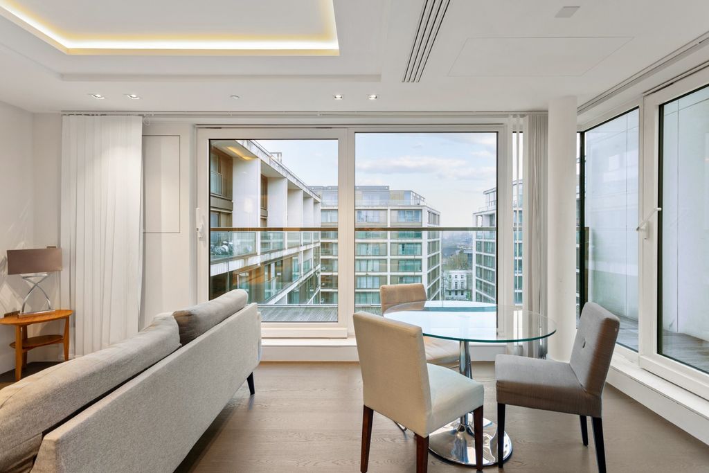 Property photo 3 of 12