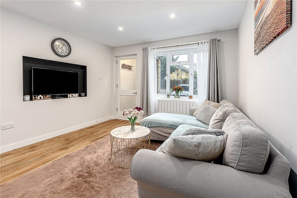 Property photo 3 of 14 Picture No. 10