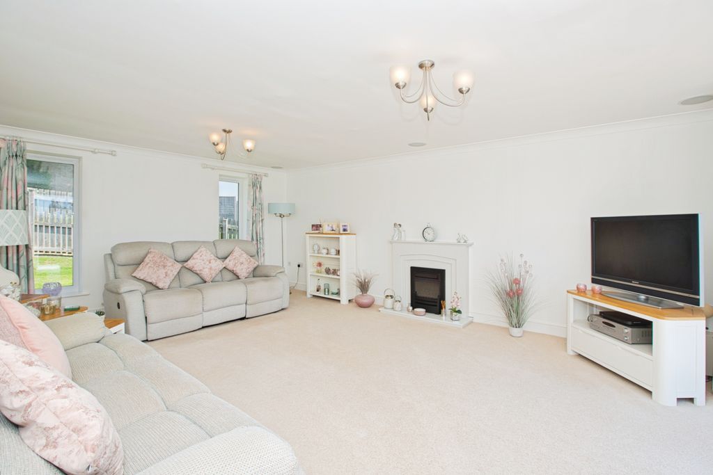 Property photo 3 of 23