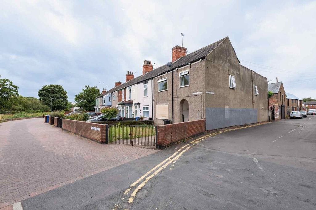 Property photo 2 of 6