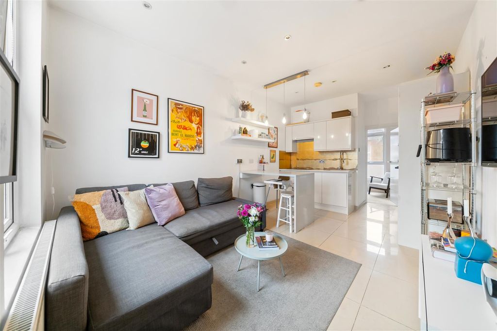 Property photo 3 of 20 14