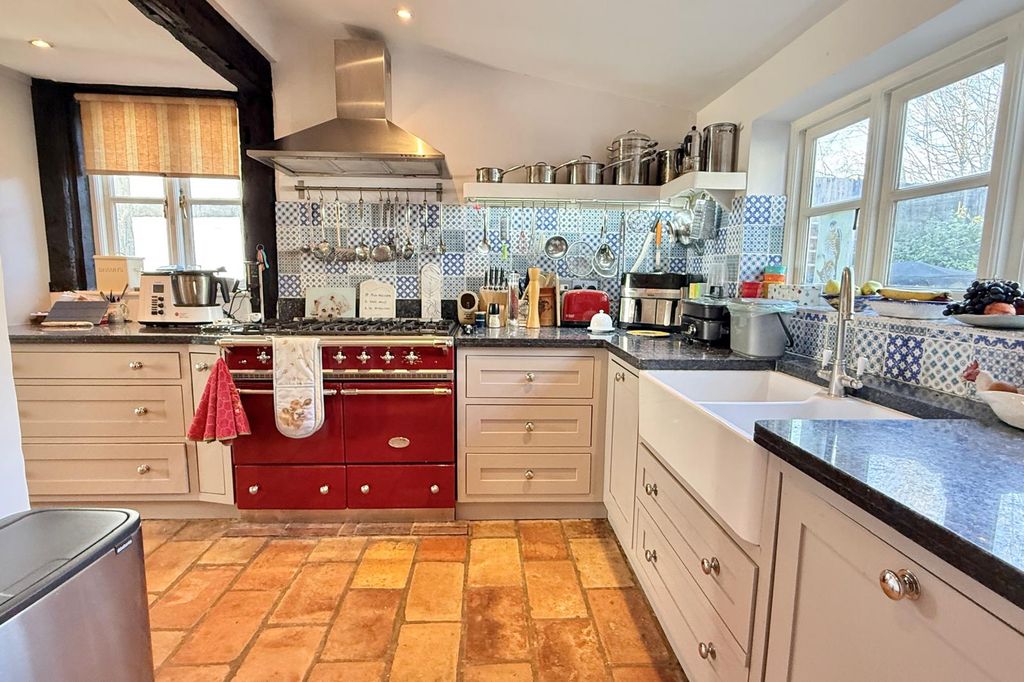 Property photo 3 of 35 Gallery