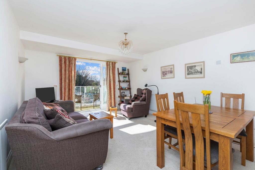 Property photo 2 of 11 4954893