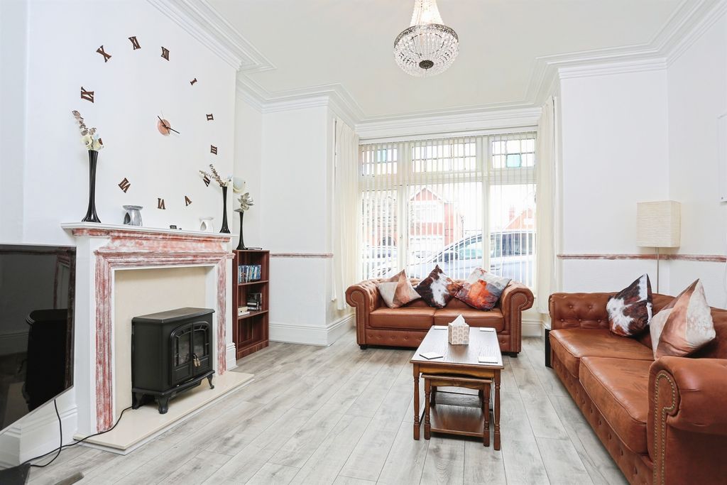 Property photo 2 of 18