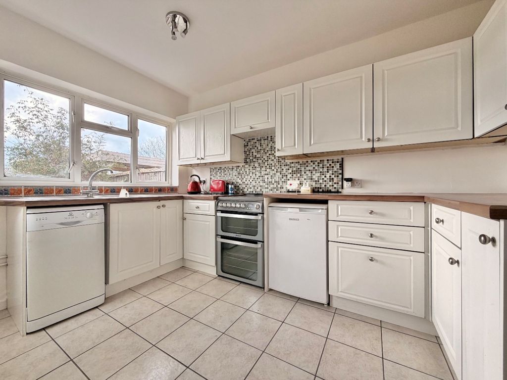 Property photo 3 of 14 4684794