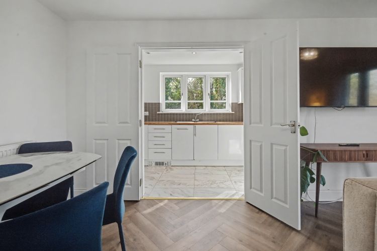 Property photo 2 of 8 323712