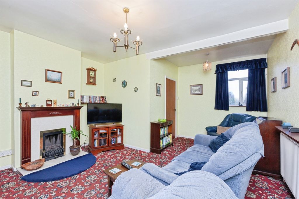 Property photo 2 of 16