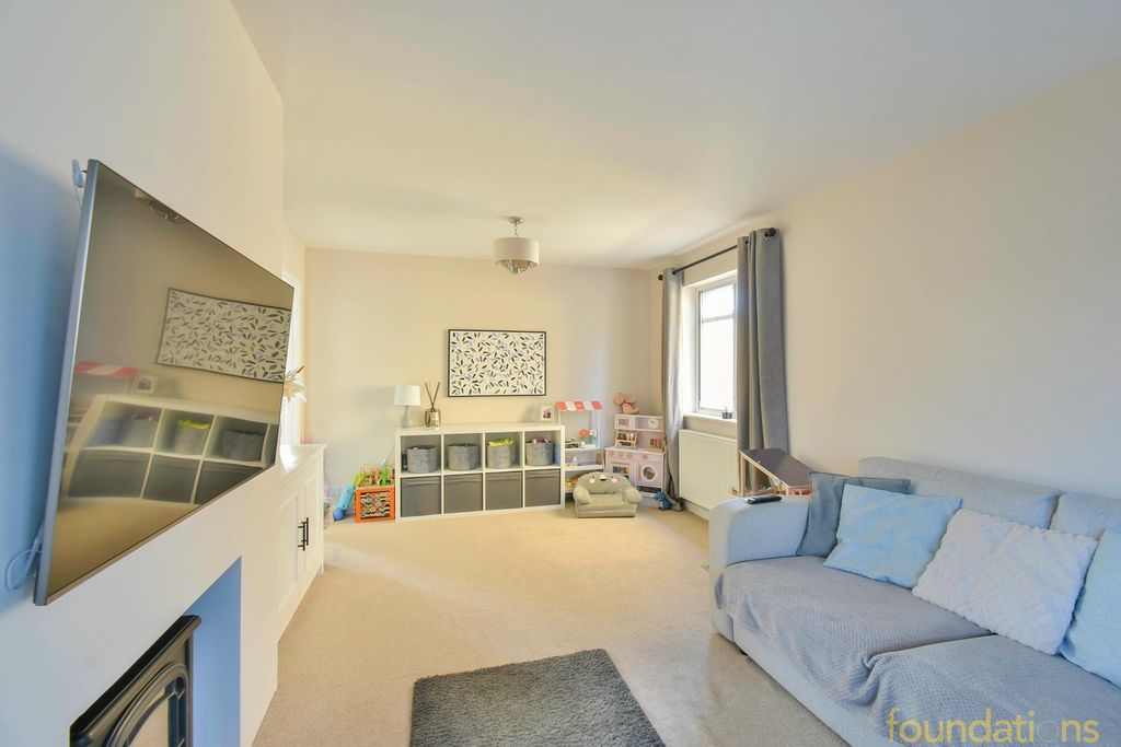 Property photo 2 of 14