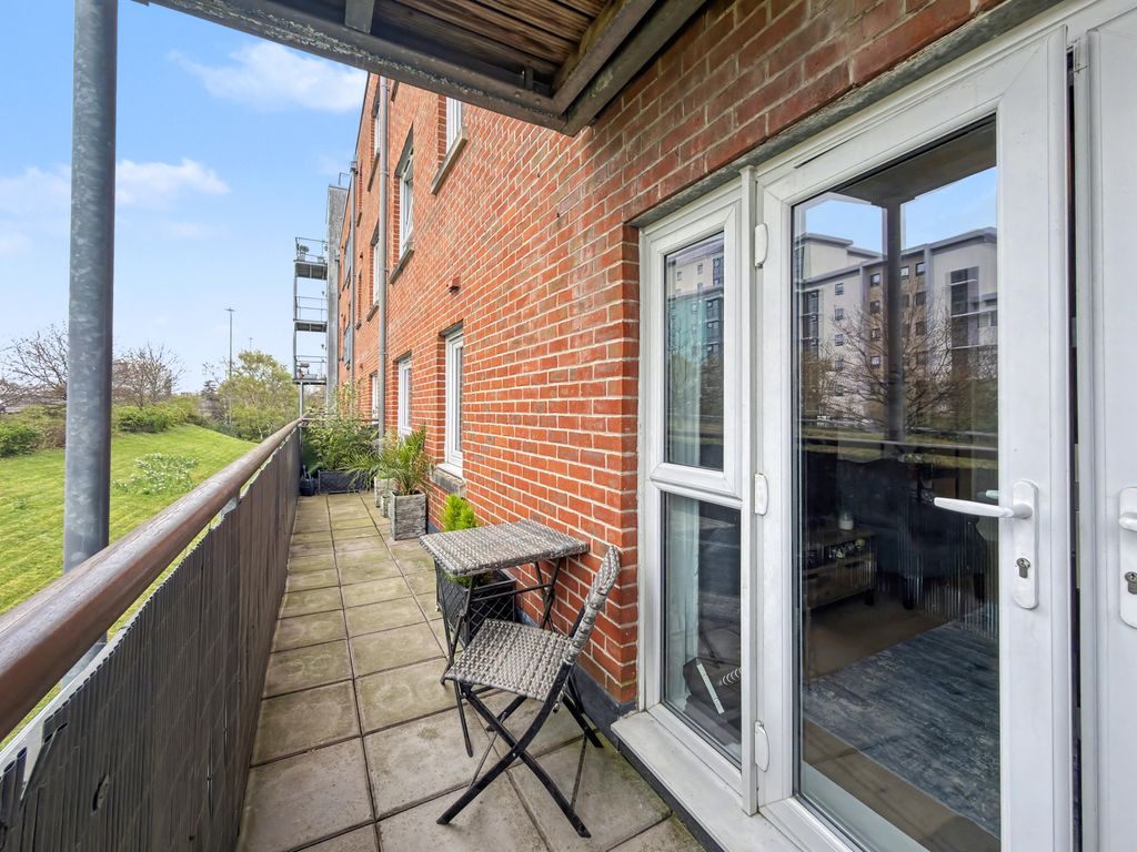 Property photo 2 of 21