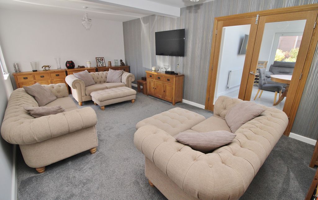 Property photo 3 of 25