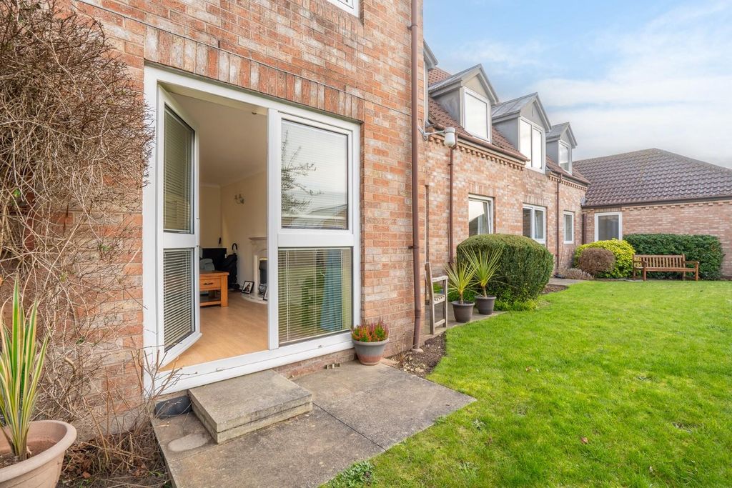 Property photo 1 of 13 External
