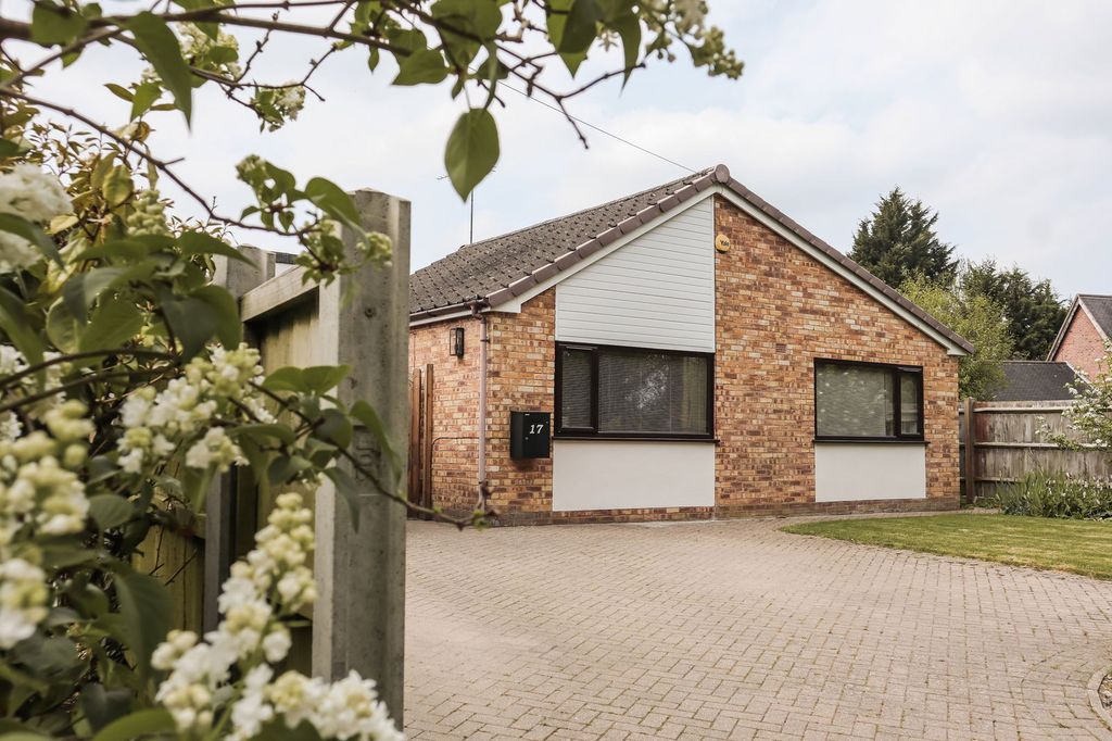 Property photo 1 of 39