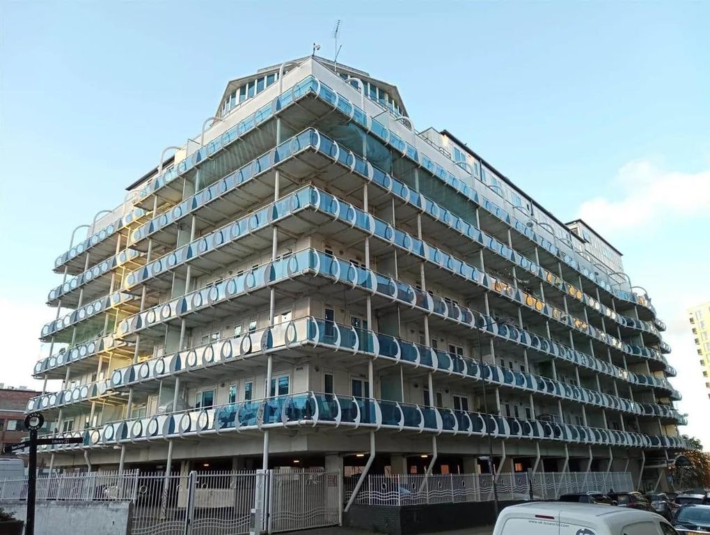 Property photo 1 of 2 External