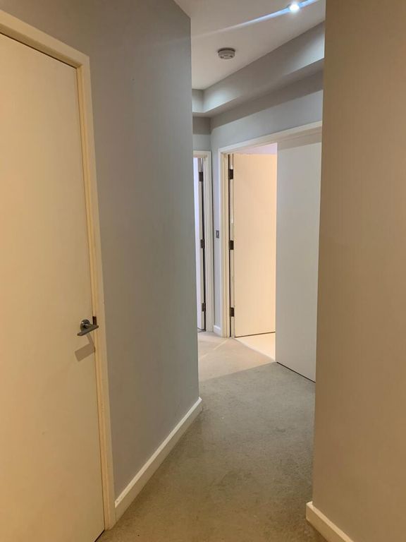 Property photo 2 of 7 Hallway